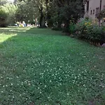Minigarzon * Budapeste