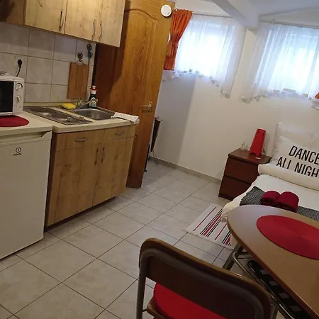 Minigarzon Apartment *