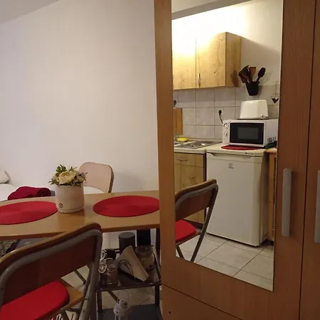 Minigarzon Apartment *